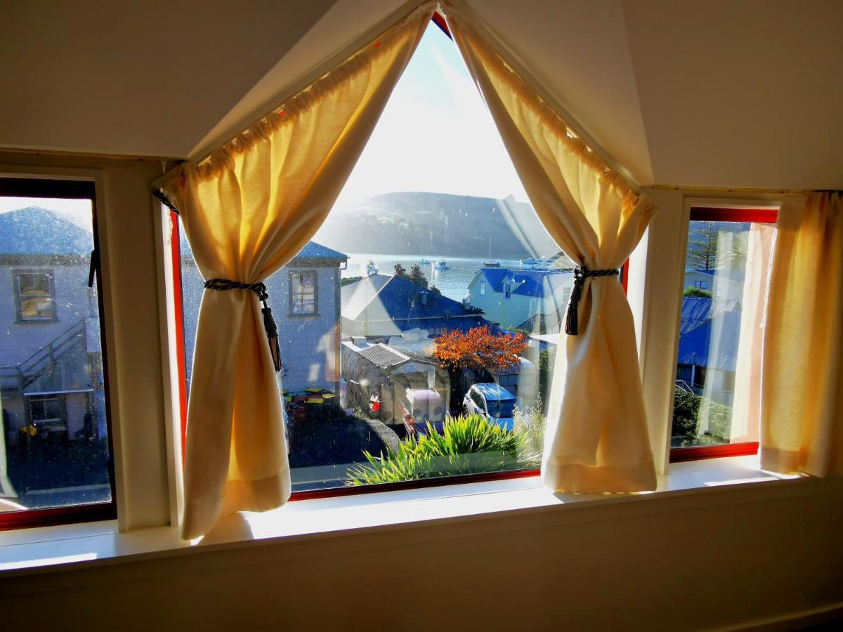 Les Troupes Apartments Akaroa Exterior photo