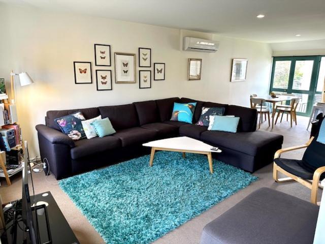 Les Troupes Apartments Akaroa Exterior photo