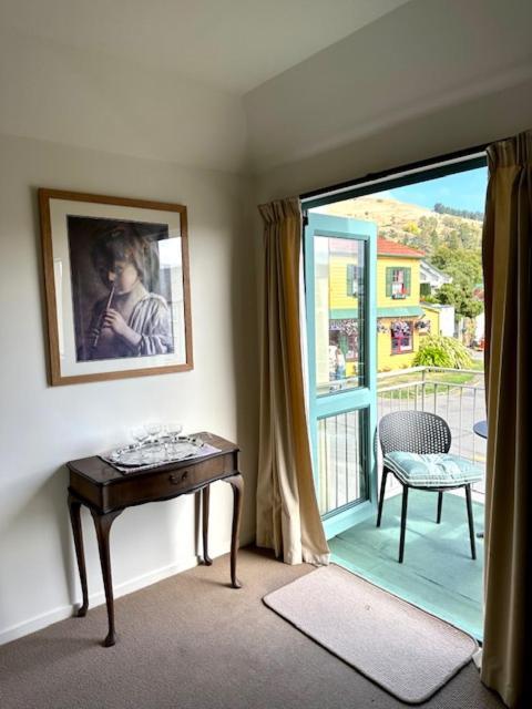Les Troupes Apartments Akaroa Exterior photo