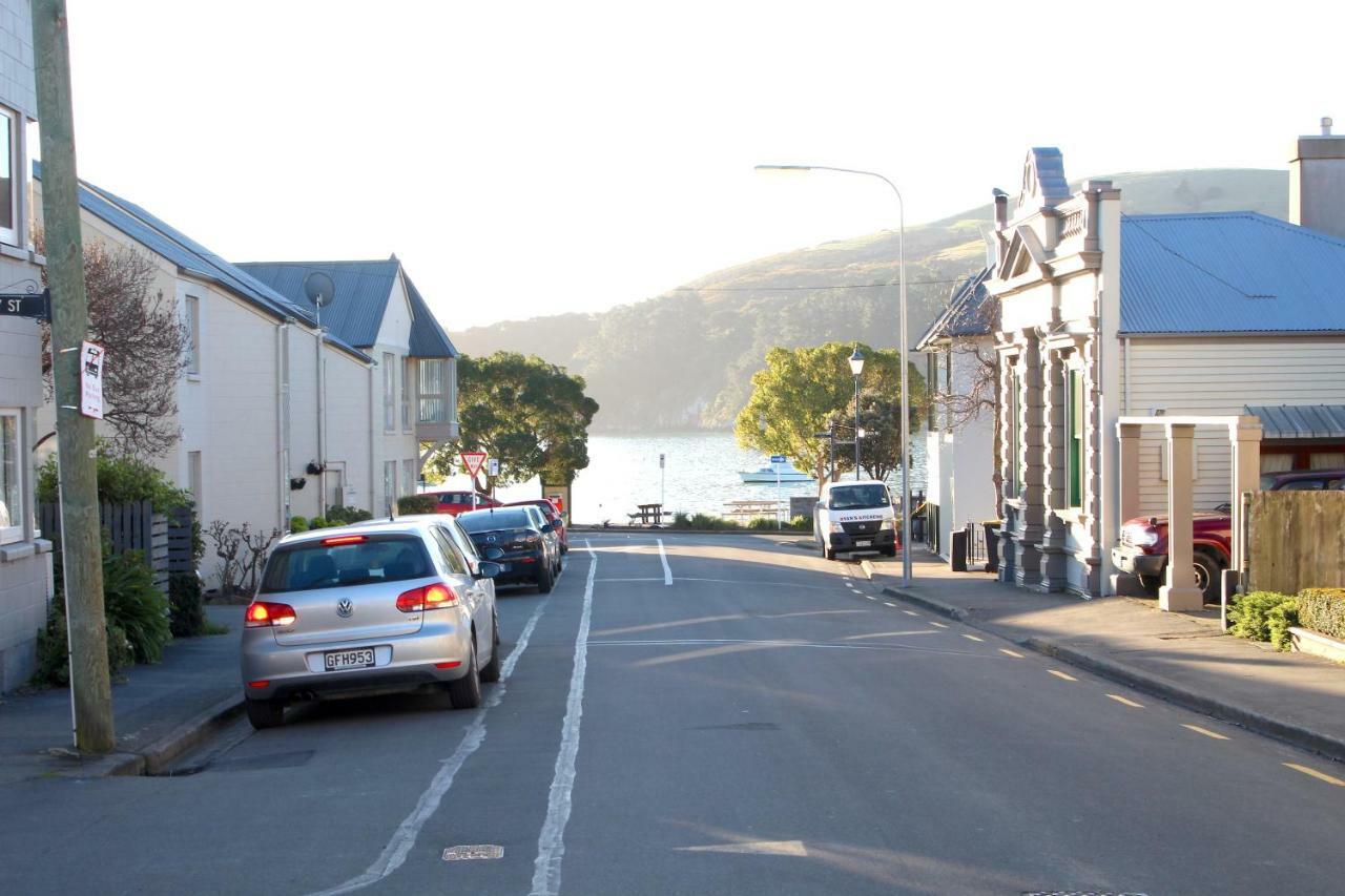 Les Troupes Apartments Akaroa Exterior photo